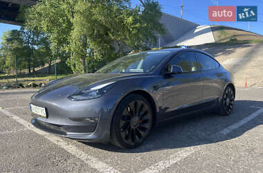 Седан Tesla Model 3 2023 в 