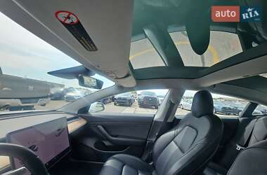 Седан Tesla Model 3 2019 в 