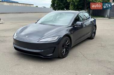 Седан Tesla Model 3 2024 в 