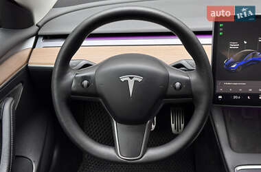 Седан Tesla Model 3 2021 в 