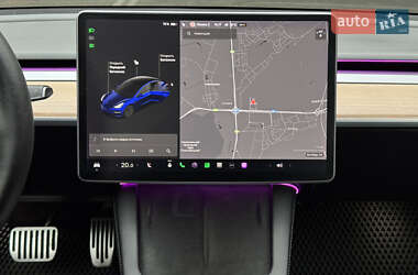 Седан Tesla Model 3 2021 в 