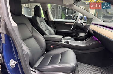 Седан Tesla Model 3 2021 в 