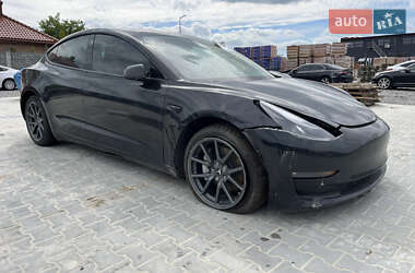 Седан Tesla Model 3 2021 в Львове
