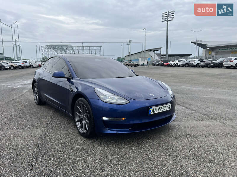 Седан Tesla Model 3 2021 в Києві