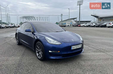 Седан Tesla Model 3 2021 в 