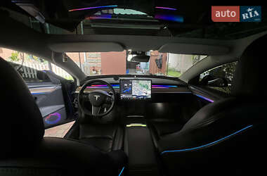 Седан Tesla Model 3 2021 в 