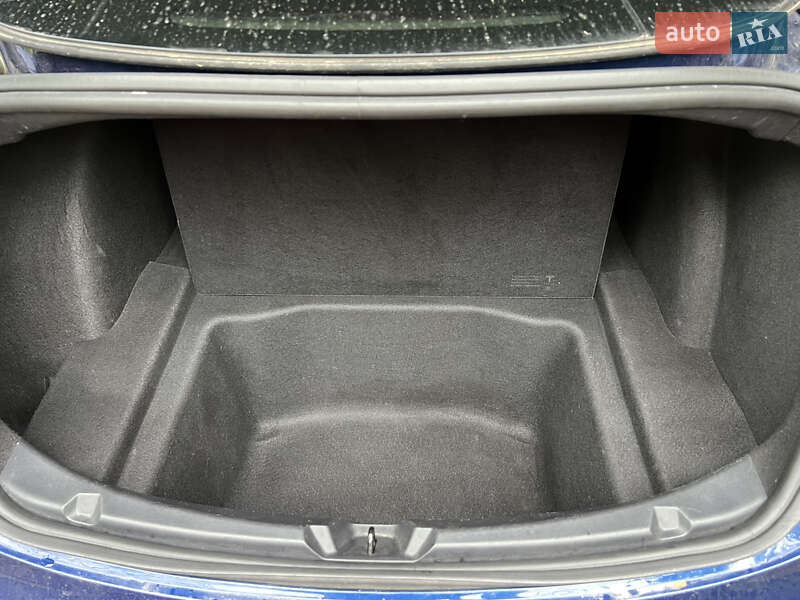 Седан Tesla Model 3 2021 в Києві