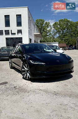 Седан Tesla Model 3 2024 в Виннице