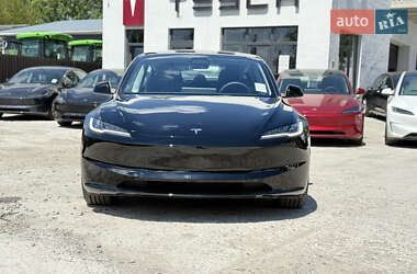 Седан Tesla Model 3 2024 в 