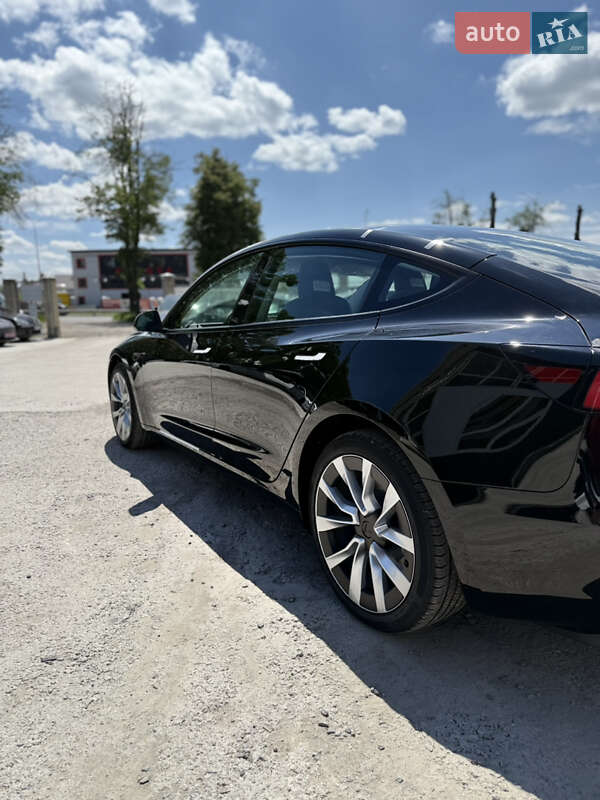 Седан Tesla Model 3 2024 в Вінниці