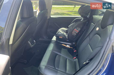 Седан Tesla Model 3 2019 в 