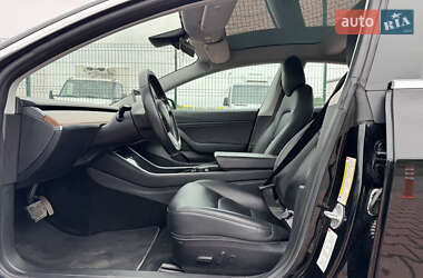 Седан Tesla Model 3 2018 в 
