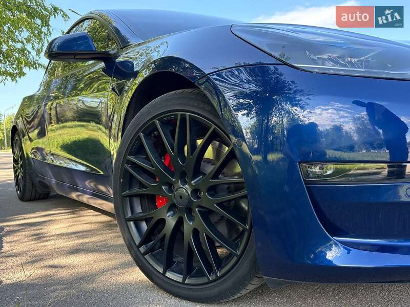Седан Tesla Model 3 2022 в Кривому Розі