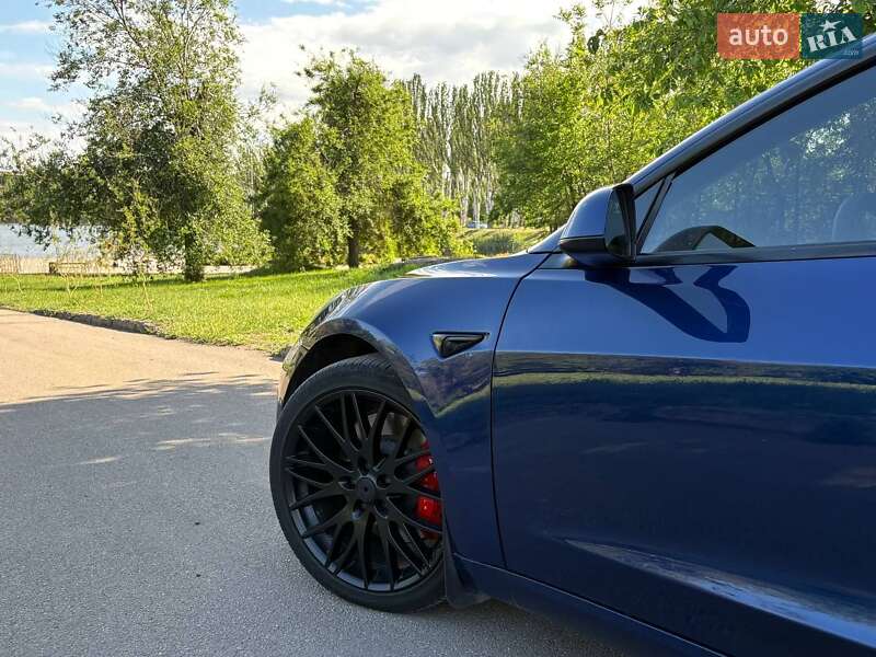 Седан Tesla Model 3 2022 в Кривому Розі