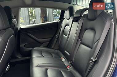 Седан Tesla Model 3 2022 в 