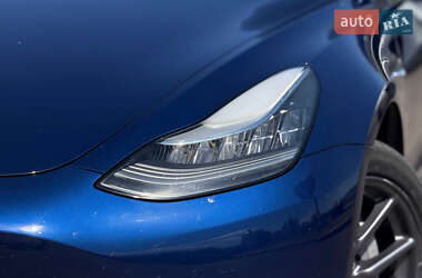 Седан Tesla Model 3 2018 в 