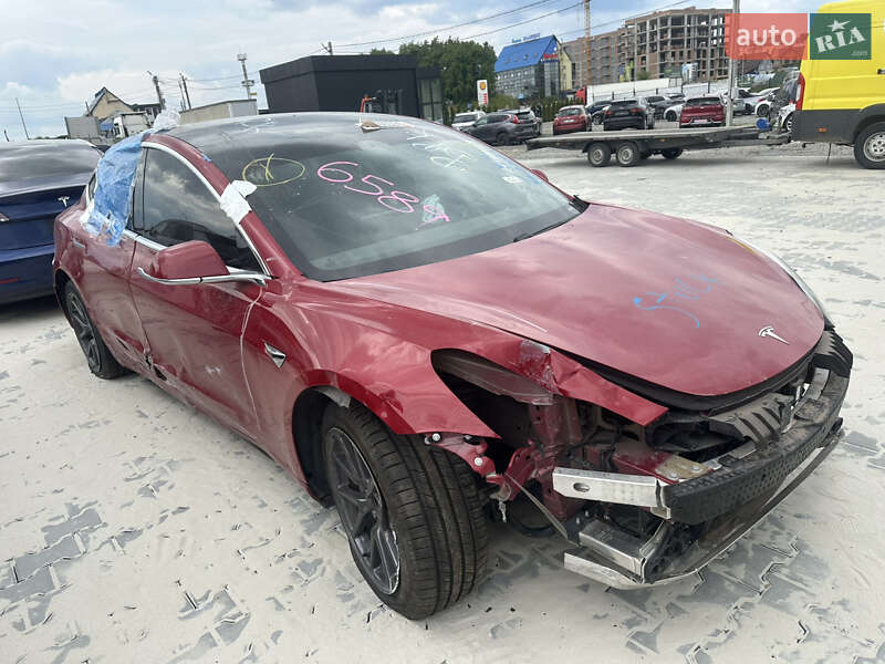 Седан Tesla Model 3 2019 в 