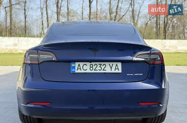 Седан Tesla Model 3 2019 в 