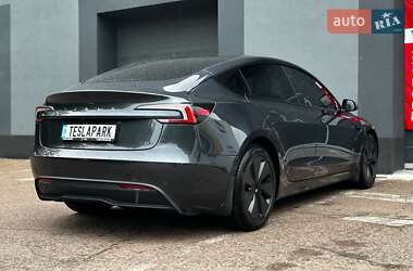 Седан Tesla Model 3 2024 в 