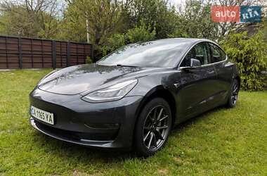 Седан Tesla Model 3 2019 в Черкассах