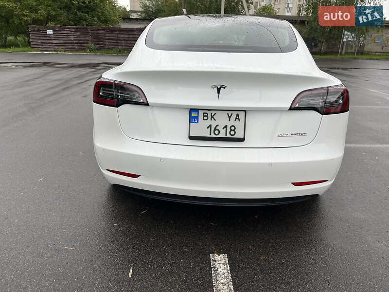 Седан Tesla Model 3 2019 в Здолбуніві