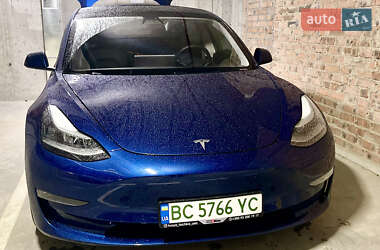 Седан Tesla Model 3 2021 в Львові