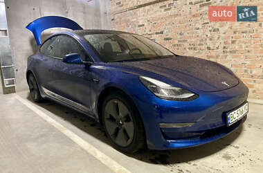 Седан Tesla Model 3 2021 в 