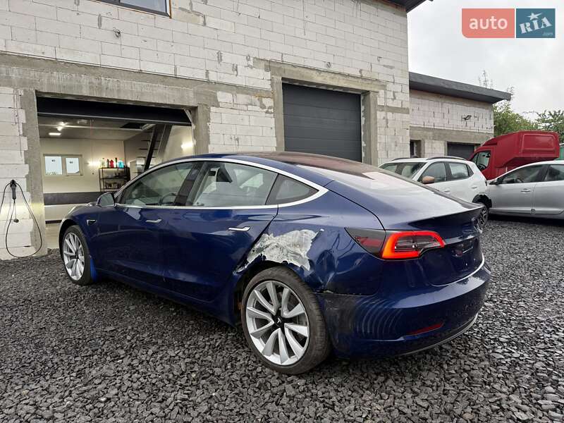 Седан Tesla Model 3 2018 в Луцке