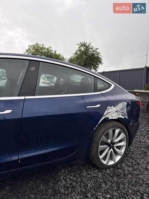 Седан Tesla Model 3 2018 в Луцке