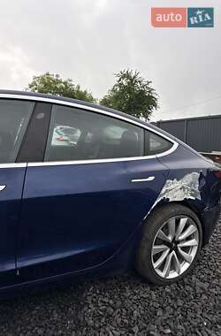 Седан Tesla Model 3 2018 в 