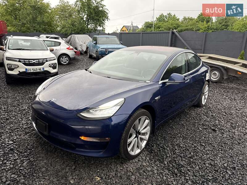 Седан Tesla Model 3 2018 в Луцке