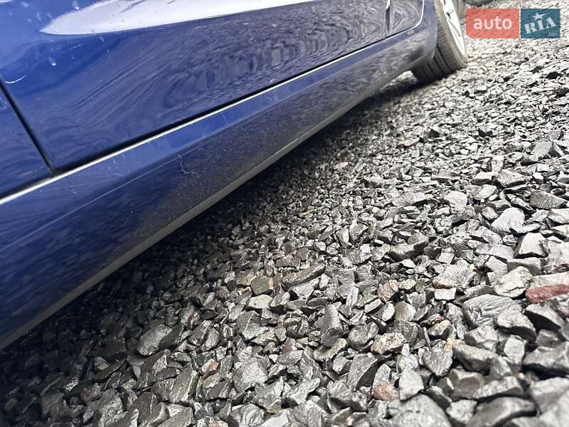 Седан Tesla Model 3 2018 в Луцке