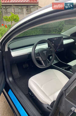 Седан Tesla Model 3 2019 в 