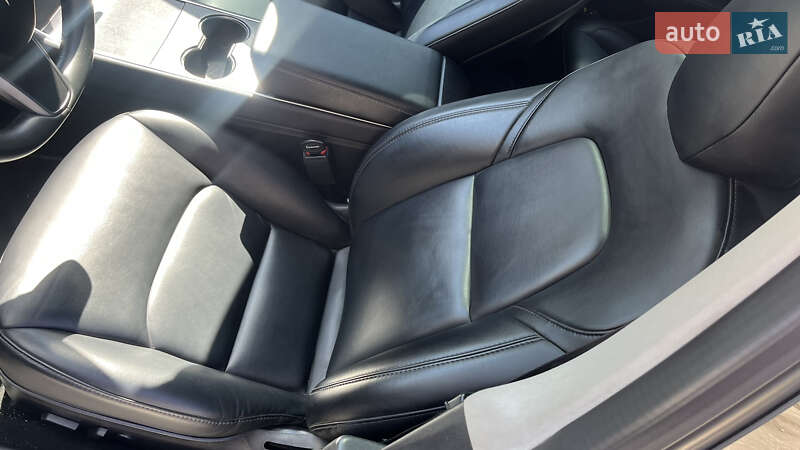 Седан Tesla Model 3 2018 в Києві