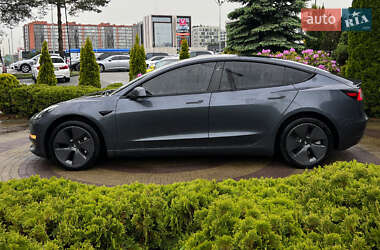 Седан Tesla Model 3 2023 в 