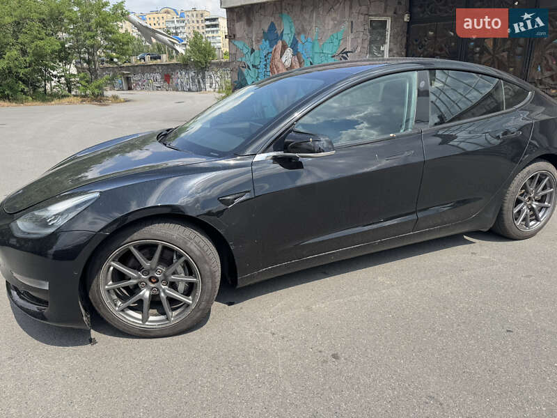 Седан Tesla Model 3 2019 в Днепре