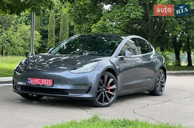 Седан Tesla Model 3 2019 в Ровно