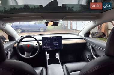 Седан Tesla Model 3 2019 в 