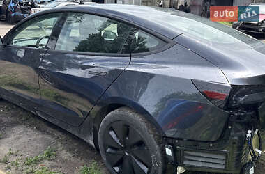 Седан Tesla Model 3 2024 в 