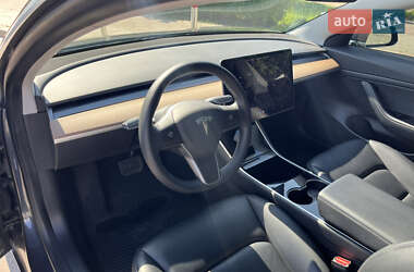 Седан Tesla Model 3 2020 в 