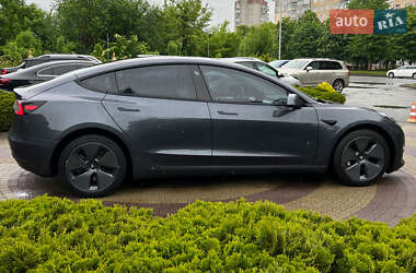 Седан Tesla Model 3 2021 в 