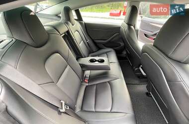Седан Tesla Model 3 2021 в 