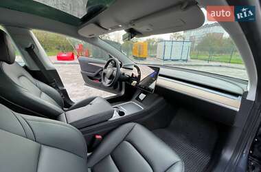 Седан Tesla Model 3 2021 в 