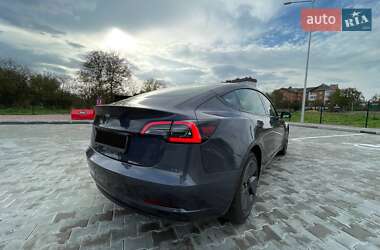 Седан Tesla Model 3 2021 в 