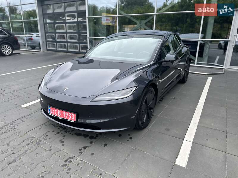 Седан Tesla Model 3 2024 в 
