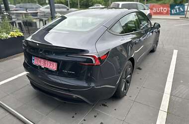 Седан Tesla Model 3 2024 в 