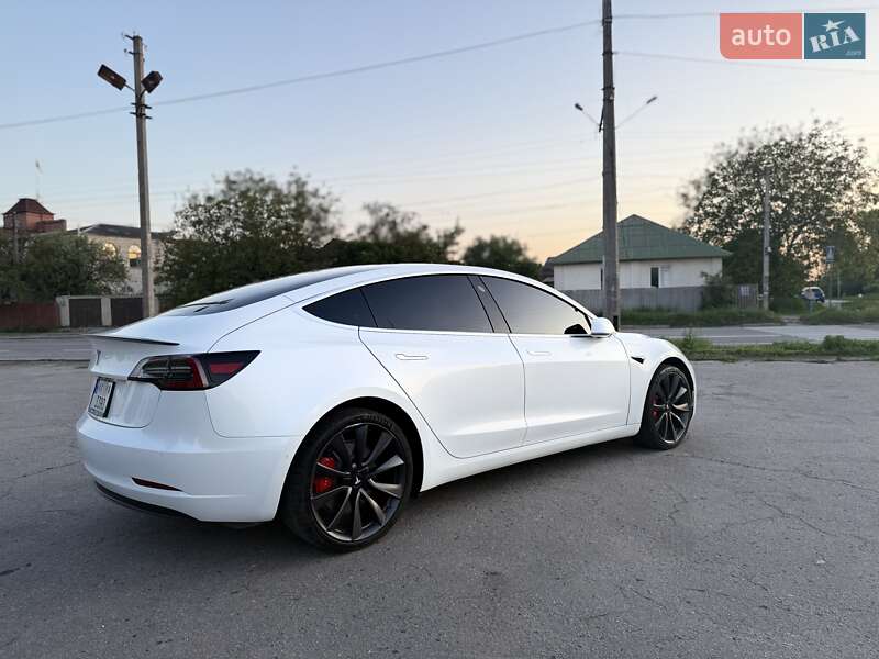 Седан Tesla Model 3 2019 в Києві