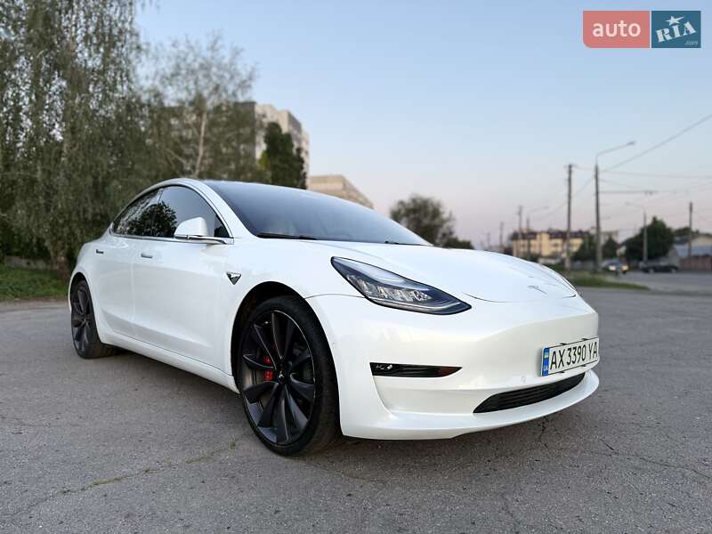 Седан Tesla Model 3 2019 в Києві