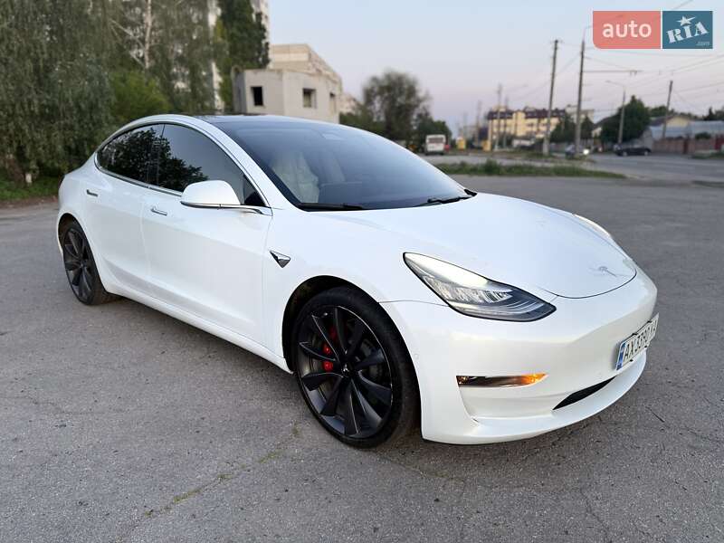 Седан Tesla Model 3 2019 в Києві