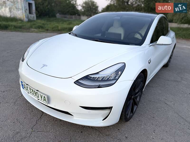 Седан Tesla Model 3 2019 в Києві